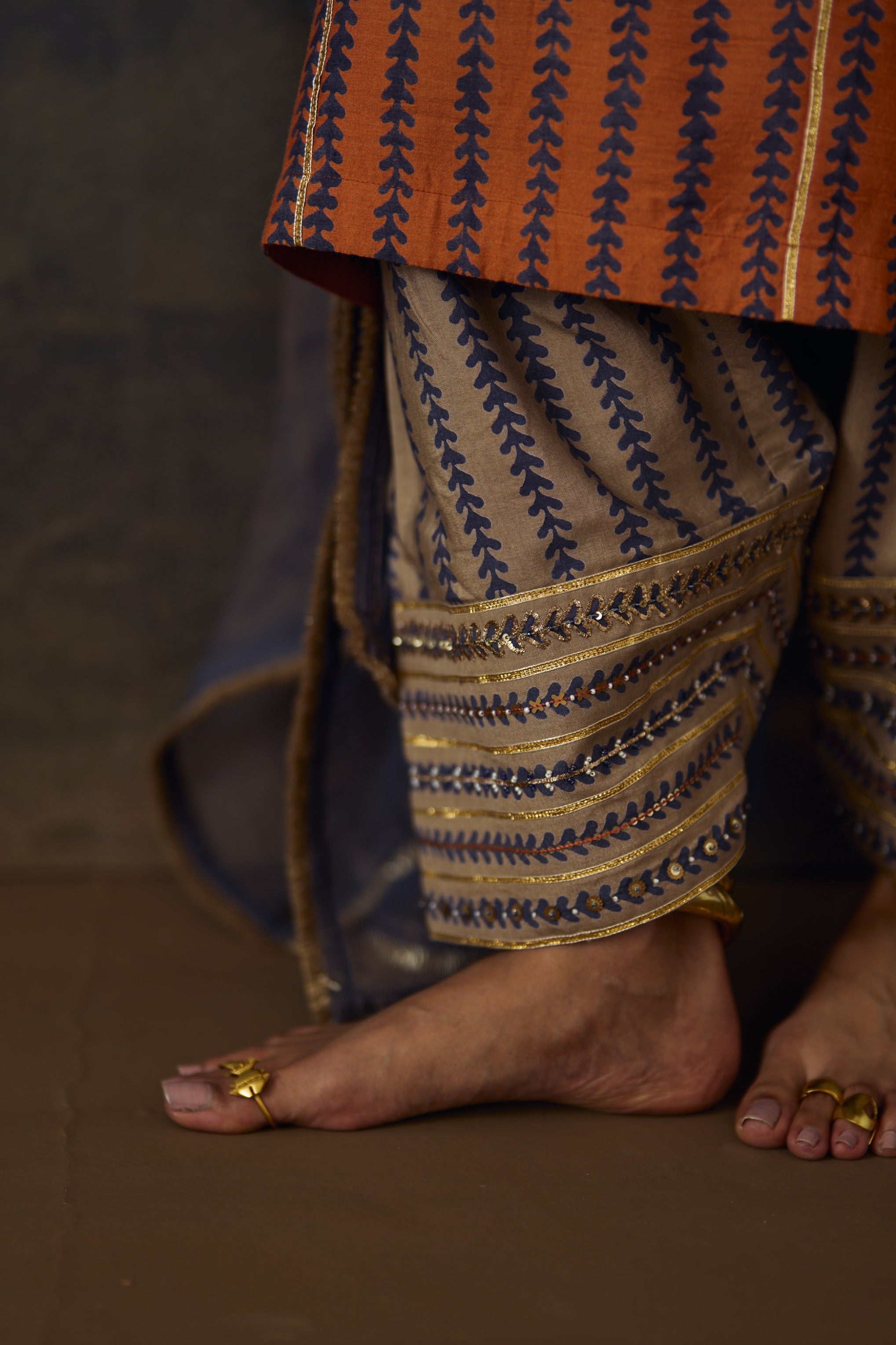 Paisley Rust Moga Silk Set