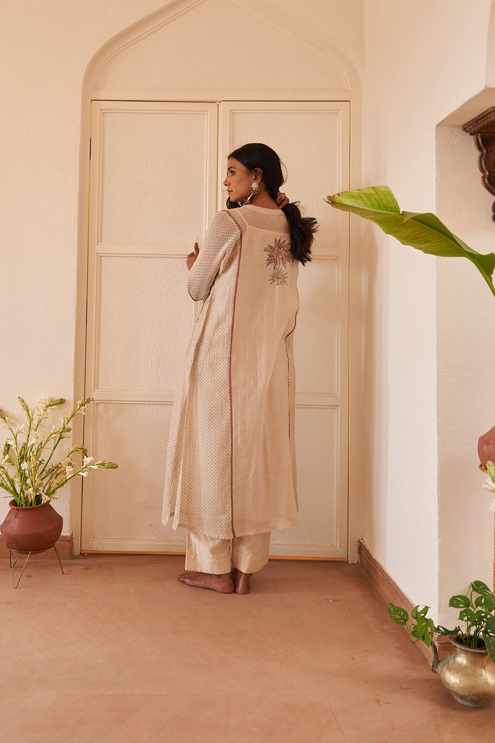 Dahalia Off-White Kurta Set