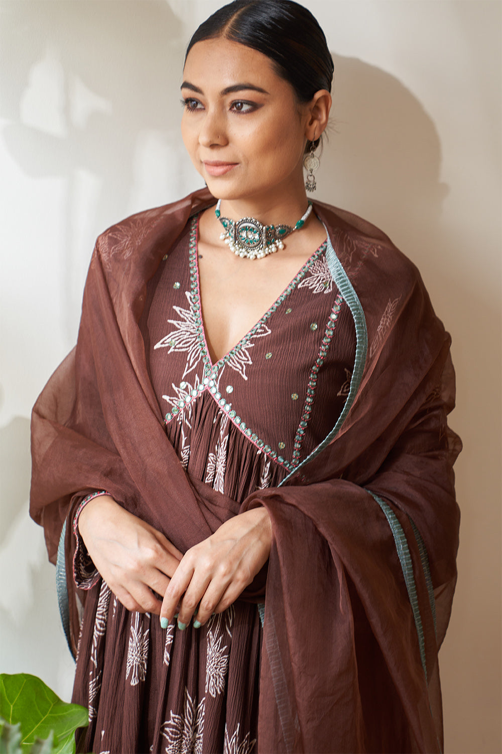 Crinkled Brown Nizami